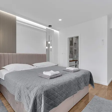 Apartment Prgo - With View And Parking