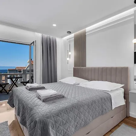 Prgo - With View And Parking Apartment Makarska